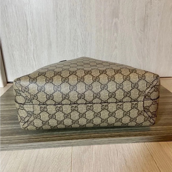 Gucci Beige and Red Signature Tote - Picture 5 of 16